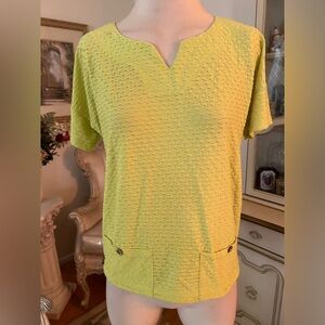 Onque lime v neck drawstring hem top size PM. C:3018-5/19/26